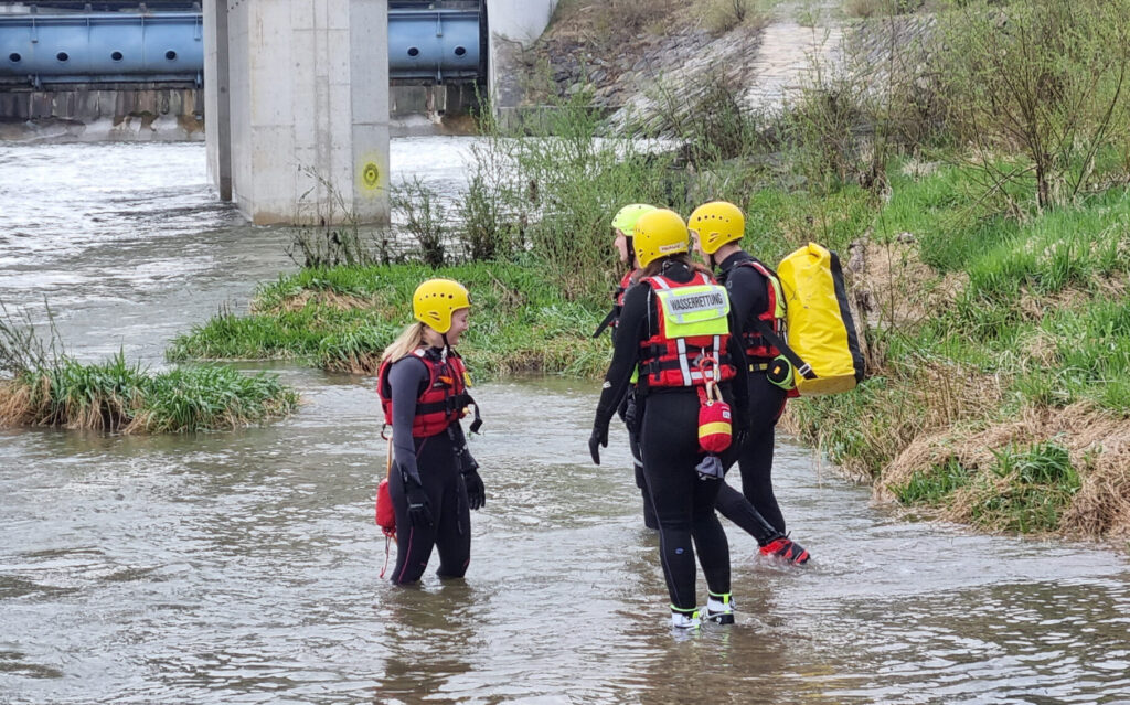 Blog Foto1 Fliesswasser Uebung Oewr Ybbs An Der Donau